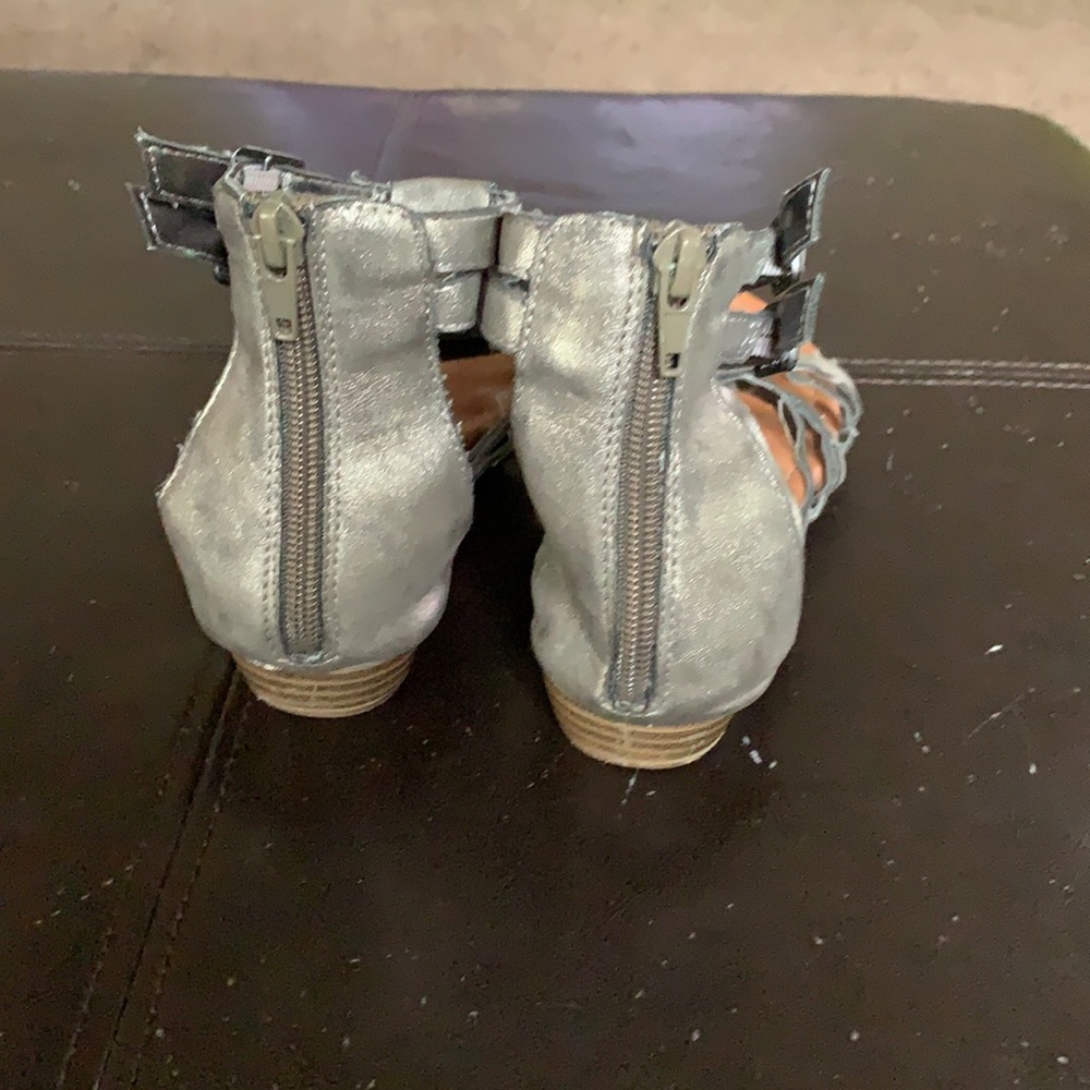 Sandals - Picture 3 of 4